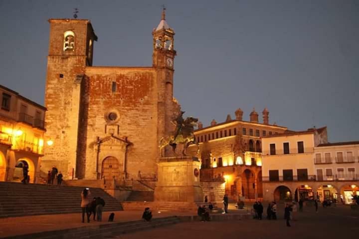 Apartamento Turistico La Victoria Trujillo Buitenkant foto